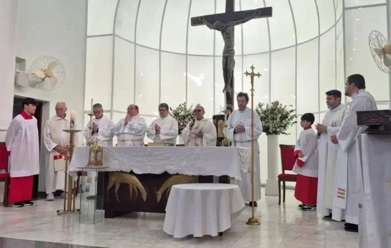 Missa em honra a Santa Paulina